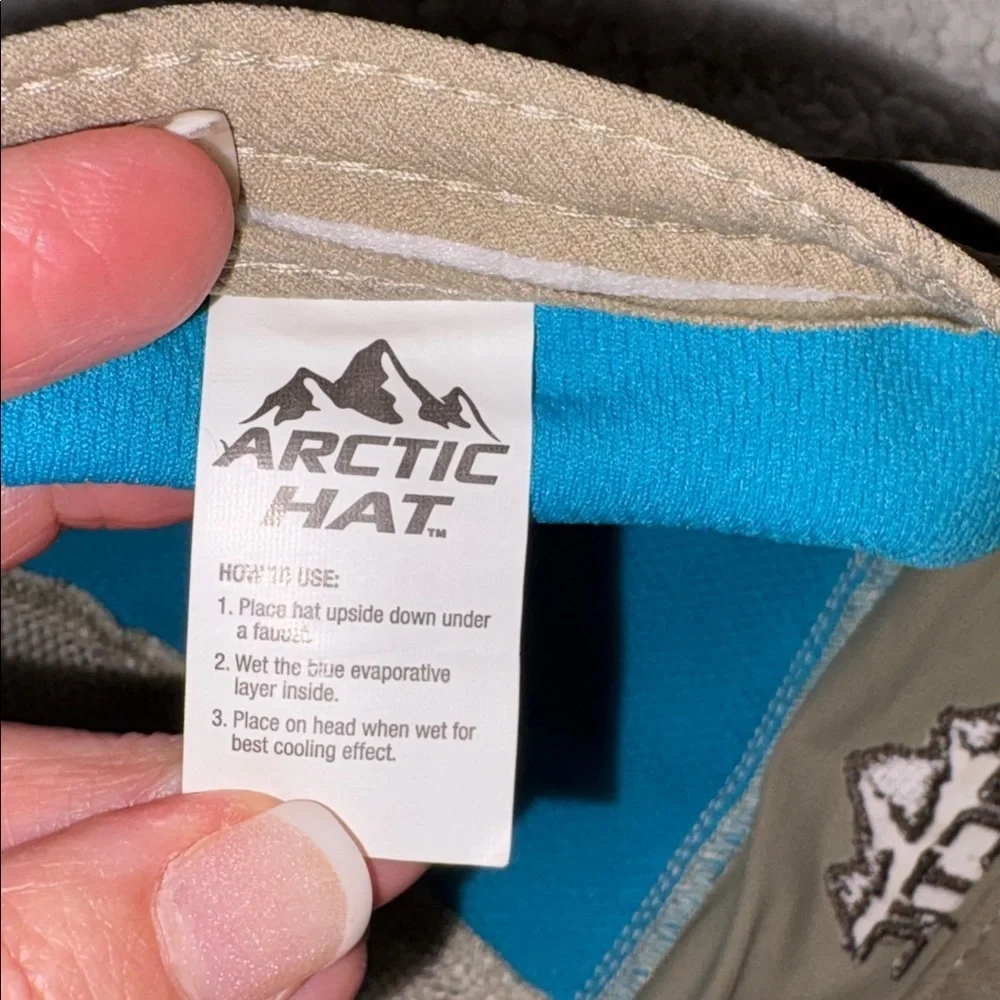 16 Arctic Hat Evaporative Cooling Cap Polyester & Polyethylene, only stored